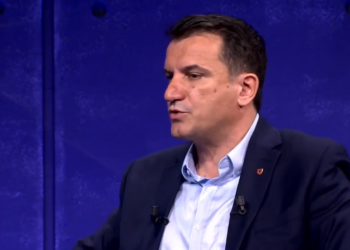 Veliaj bën rolin e Shvejkut/ Ku di unë se ç’bëj unë