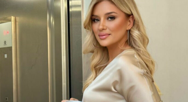 Alketa Vejsiu goditet me kanaçe në skenën e ‘X Factor’