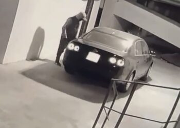 Video – Momenti kur i vihet flaka makinës së drejtoreshës në Vlorë