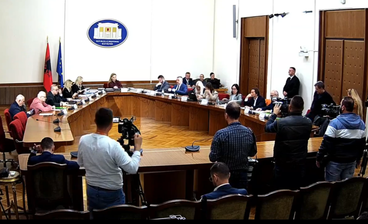 Socialistët braktisin sërish komisionin për koncesionet në Shëndetësi