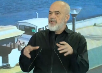 Rama batutë: Shqipërinë, Zoti e krijoi ditën e dielen, ndërsa shqiptarët kur ishte i stresuar