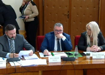 Çudira parlamentare/ Pas mbylljes së mbledhjes, socialistët miratojnë planin e hetimit për komisionin e koncesioneve në Shëndetësi