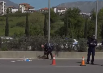 Aksident në Tiranë, makina përplas gruan që tentoi të kalonte autostradën