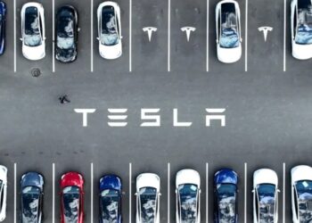 Rënia e shitjeve, Tesla ul çmimet në tregjet kryesore botërore