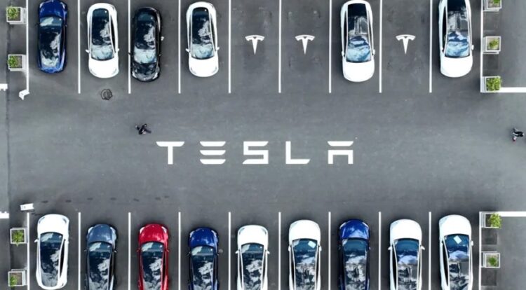 Rënia e shitjeve, Tesla ul çmimet në tregjet kryesore botërore