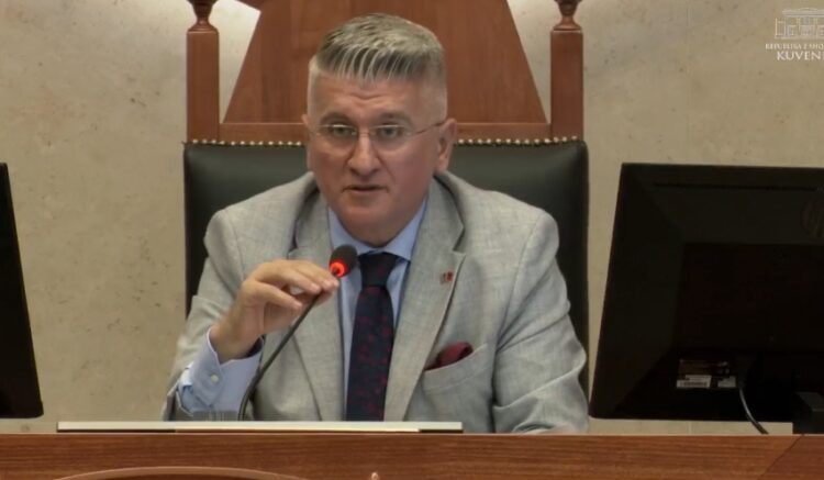 2 vite që mban postin e zv.kryetarit të Kuvendit, Gjekmarkaj ‘inauguron’ për herë të parë postin