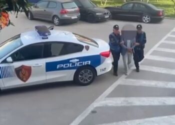 Grabiti para dhe florinjë, arrestohet 35-vjeçari