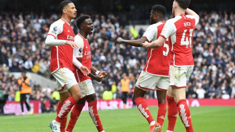 Arsenal triumfon ndaj Tottenham dhe merr kreun e Premier League