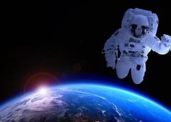 Pas gjashtë muajsh në hapësirë, kthehen tre astronautët kinezë
