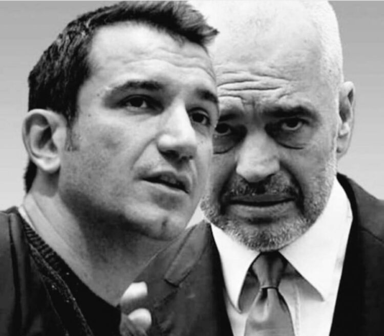 Vasili: Rama-Veliaj, çift megahajdutësh