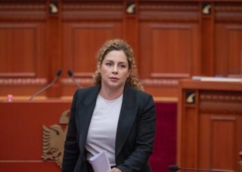 Mandati i Xhaçkës, Zëri i Amerikës: Socialistët vendosën të mos i binden Gjykatës