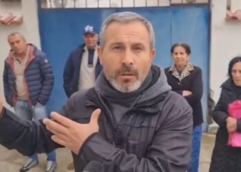 Iu prishen banesat nga “Vlora Marina” e Manes, qytetarët: S’jemi serbë