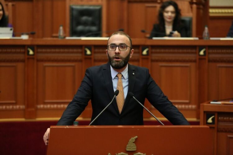 Bardhi: Rai 3 nuk sulmon Shqipërinë, por mafien dhe krimin e organizuar të Ramës