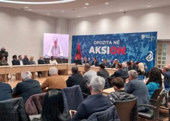 Berisha apel intelektualëve: Mos heshtni para agresionit mafioz të Ramës