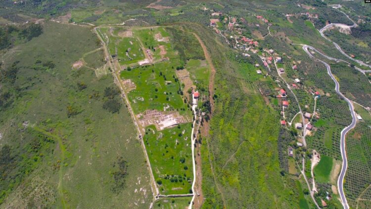 VOA: Qyteti antik i Bylisit, thesari arkeologjik i Shqipërisë, i panjohur nga turistët