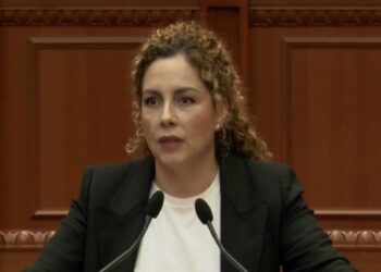 Olta Xhaçka: Nuk e dorëzoj mandatin e deputetes