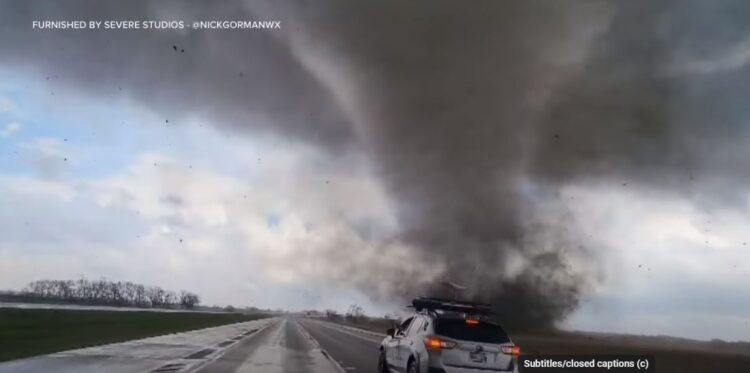 SHBA goditet nga 70 tornado, shkaktojnë dëme të mëdha/ VIDEO