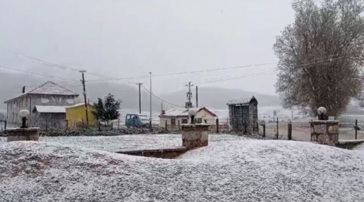 Reshjet e borës zbardhin zonat malore të Librazhdit dhe Përrenjasit!