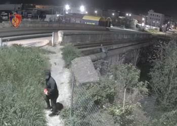 Video – Tri herë tritol mobilierisë, arrestohet i riu (Emri)