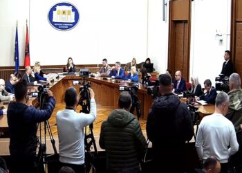 Ironizon Korreshi: Konfirmoni kamerat, më thonë se ka dhe nga RAI3