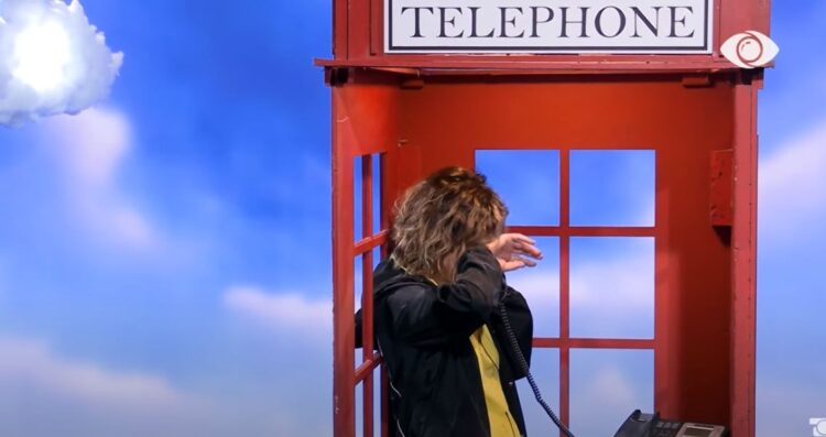 Egla shpërthen në lot gjatë “telefonatës” prekëse me babain: Të kam në zemër!