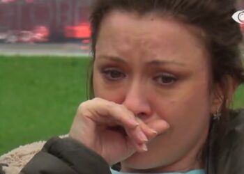 Egla e përlotur: Po pres mjekun/ VIDEO