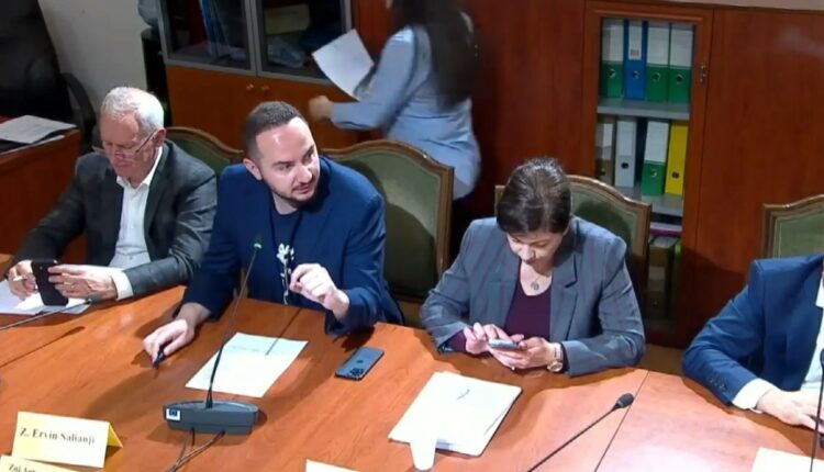 Burri i ministres goditi drejtorin, Salianji: Po i ngulet thikë ligjeve të shtetit, nesër mund të jetë radha juaj