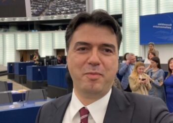 PE miraton rezolutën për konfiskimin e aseteve ruse dhe përdorimin për rindërtimin e Ukrainës, Basha përshëndet vendimin