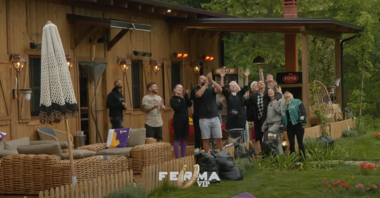 Surprizë emocionuese për Glorian, çfarë shkruhej në helikopterin…