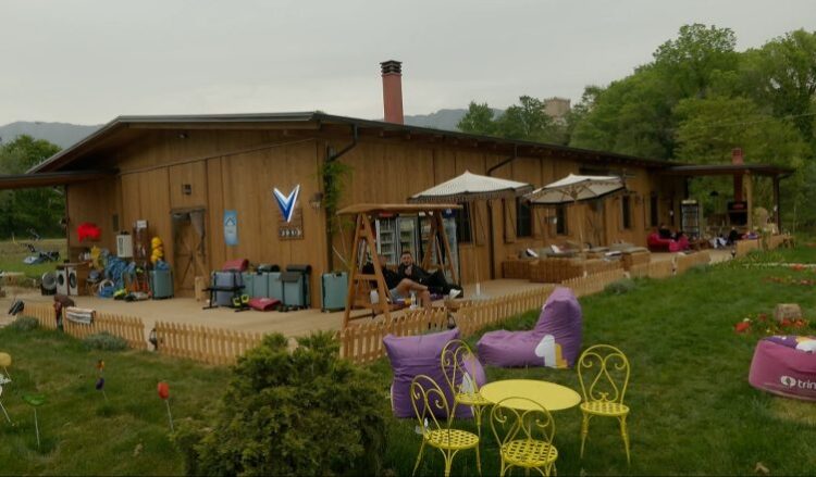 “Të pëlqejnë vajzat si Ditea, por sytë të shkojnë…”, Valeri ngacmon Dijonisin