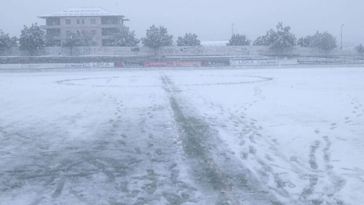 Kushtet e rënduara atmosferike, shtyhet ndeshja e Kategorisë së Parë