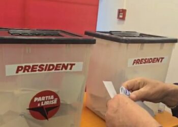 Konventa e Partisë së Lirisë, delegatët i drejtohen kutive të votimit