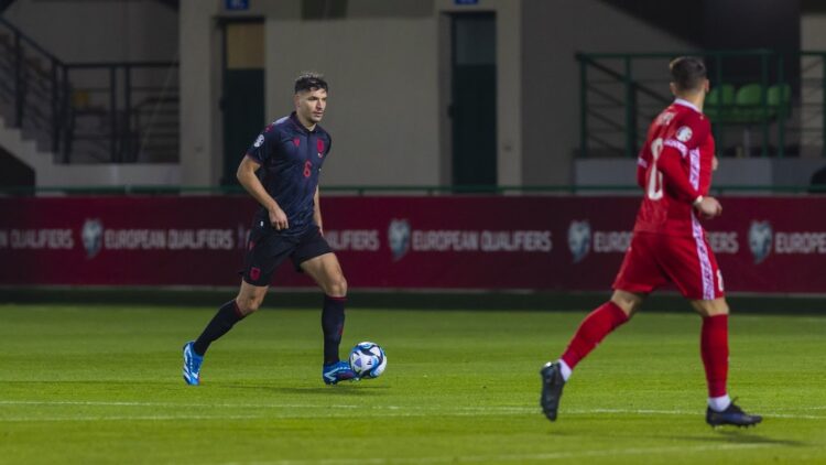 Legjionarët/ Gjimshiti bën paraqitje fantastike, shënojnë Uzuni dhe Muçolli…