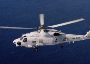 Japoni/ Përplasen dy helikopterë ushtarakë, një i vdekur dhe 7 të zhdukur