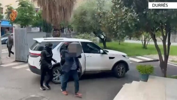 Arrestohet në Durrës 65-vjeçari me dy emra, kërkohet nga autoritetet italiane
