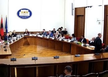 Komisioni hetimor/ PS miratoi planin pasi u mbyll mbledhja, opozita: Uzurpim i dhunshëm