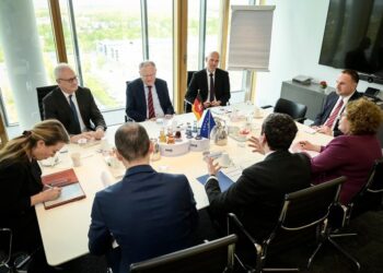 Kurti në Gjermani: Kosova e vendosur për anëtarësim në NATO dhe BE