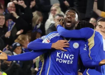 Zyrtare – Leicester rikthehet në Premier League
