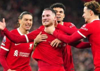 Premier, Liverpool rikthehet në krye