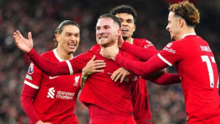 Premier, Liverpool rikthehet në krye