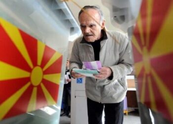 Maqedonia e Veriut voton në raundin e parë të zgjedhjeve presidenciale, mes kandidatëve dhe 2 shqiptar