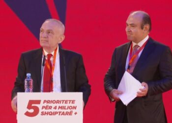 Meta “thumbon” Bashën: Nuk fitohet duke fjetur gjumë, as duke shumëzuar 7×7=42