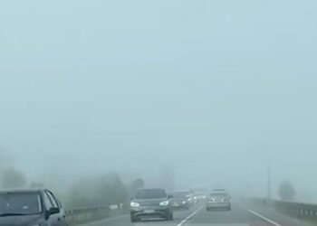 Mjegulla ‘mbulon’ Rinasin,  shkakton probleme në uljen e avionëve