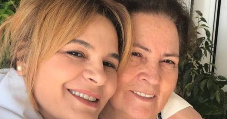 Monika Kryemadhi uron nënën  për ditëlindje: Të kërkoj ndjesë…