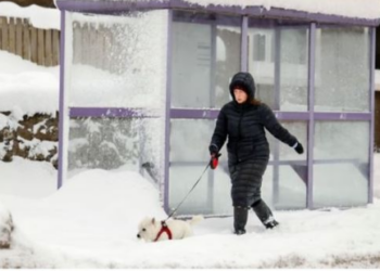 Mot i pazakontë në Britani, dëborë dhe temperatura nën zero në mes të Prillit