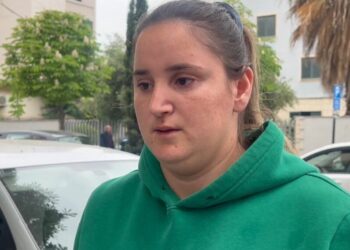 U rrëmbye një javë më parë, gjyshja dorëzon nipin 3 vjeç në prokurori