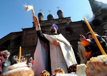 Besimtarët ortodoksë nisin Javën e Madhe të Shenjtë