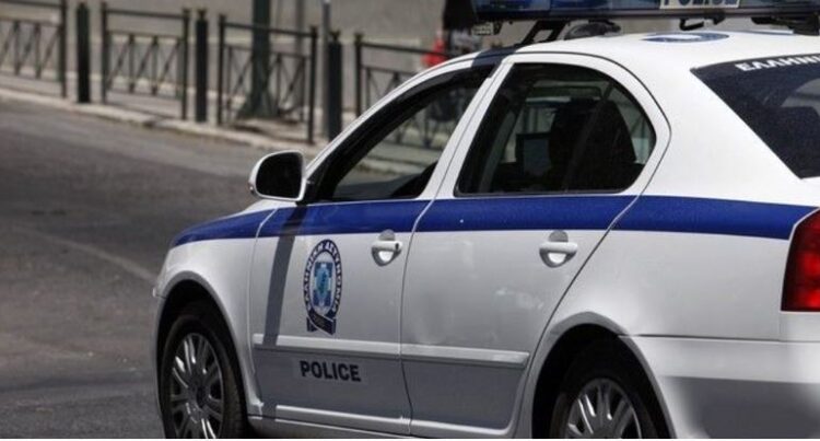 Gruaja hidhet nga dritarja për t’i shpëtuar dhunës së bashkëshortit (Video)