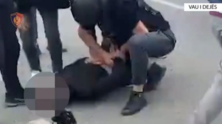 Kapet në flagrancë me afro 2000 fara kanabisi, arrestohet 47 vjeçari