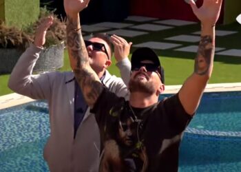 Helikopteri hedh karafila nga qielli, Romeo shpërthen në lot nga supriza…